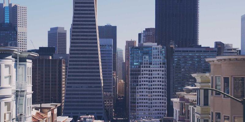 阿诺金14:深棕色服饰如何诠释北欧风的静谧与力量