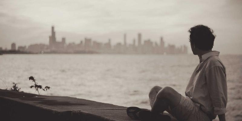 阿诺金前景：以深棕色服饰引领时尚穿搭新风尚